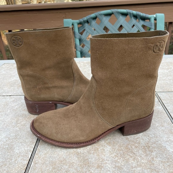 Tory Burch Sienna River Rock Embossed Logo Suede Leather Ankle Boots - Picture 1 of 12